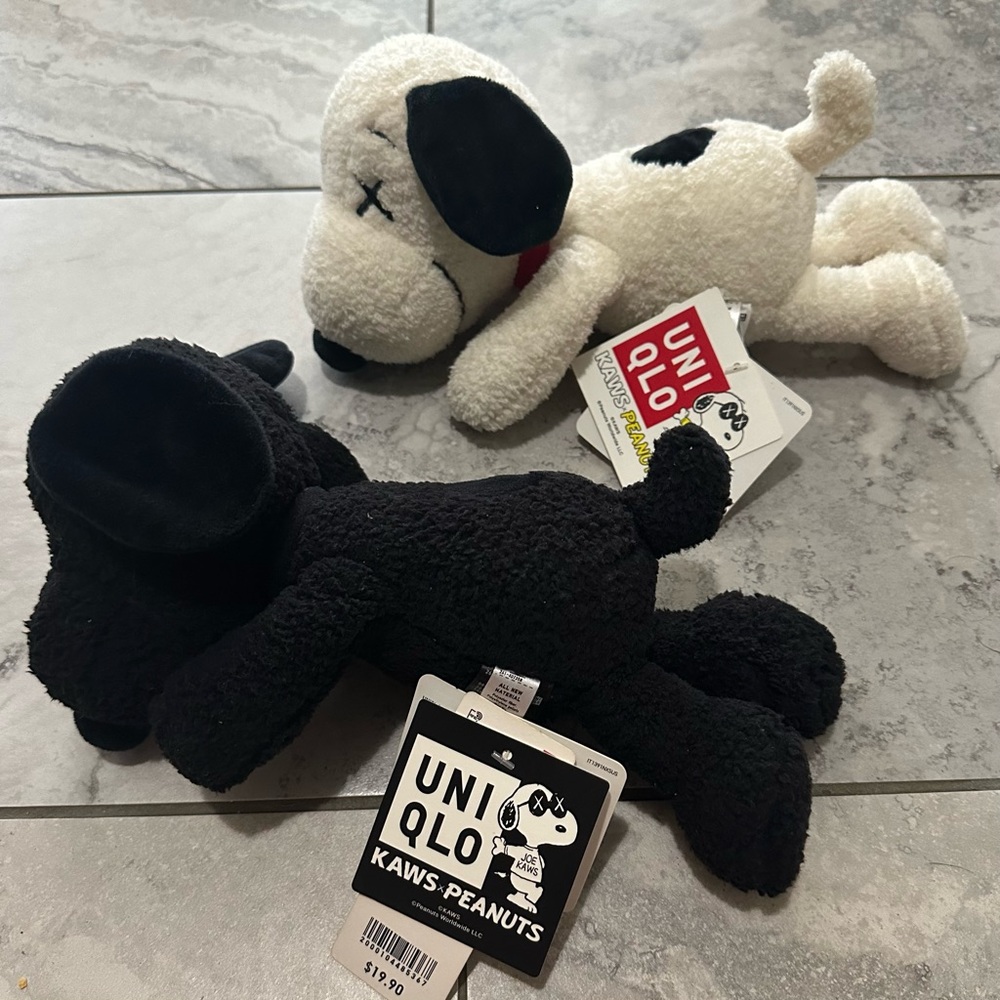 KAWS x Uniqlo Peanuts Plush Set